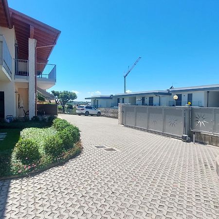 Apartment Brezza Di Lago - Regarda Travel Лацизе Экстерьер фото