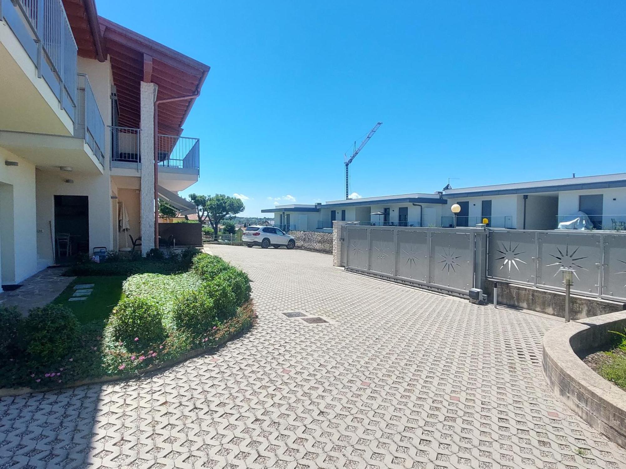 Apartment Brezza Di Lago - Regarda Travel Лацизе Экстерьер фото
